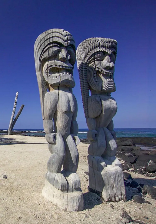 Tikis at Pu'uhonua o Honaunau National Historical Park