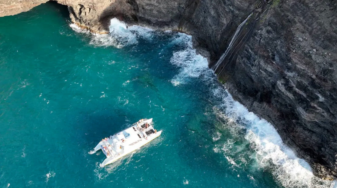 Cruising along Kauai's Na Pali Coast
