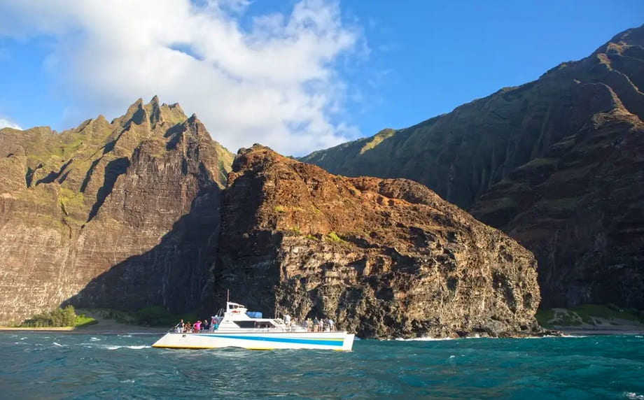Holo Holo Charters – Napali Sunset Dinner Tour