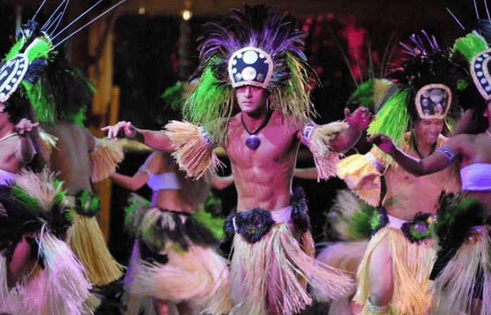 Luau Kalamaku Dancers