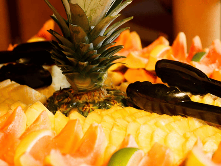 Luau Kalamaku Dining