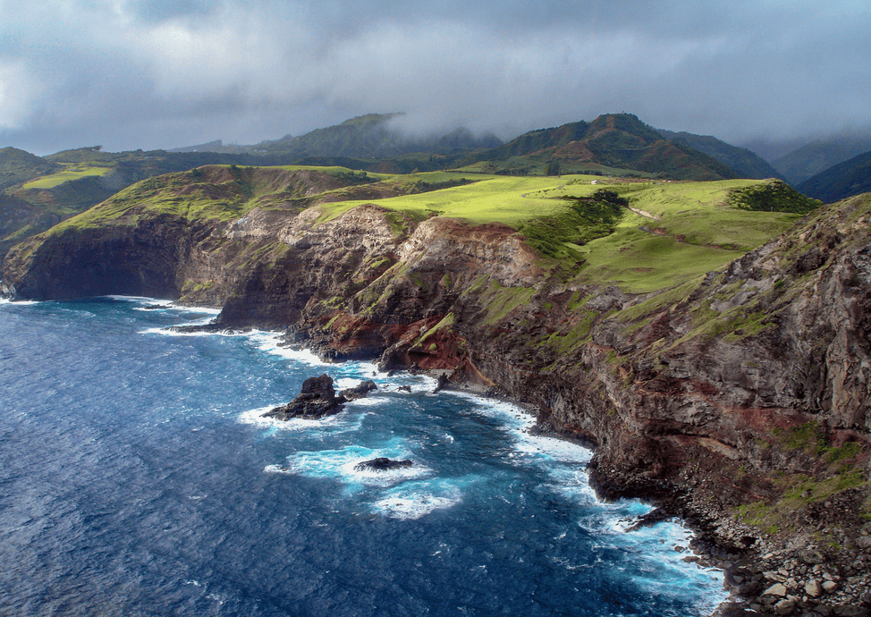 Blue Hawaiian Helicopters Waterfalls Of West Maui And Molokai 4