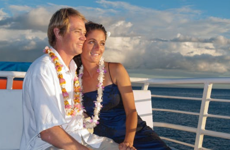 Pacific Whale Foundation – Valentine’s Dinner Cruise