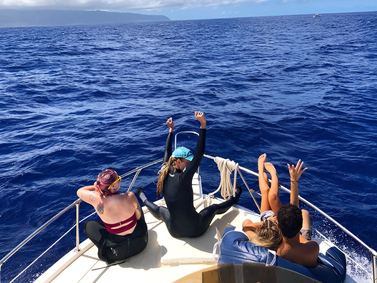 Heading to the Dive Site