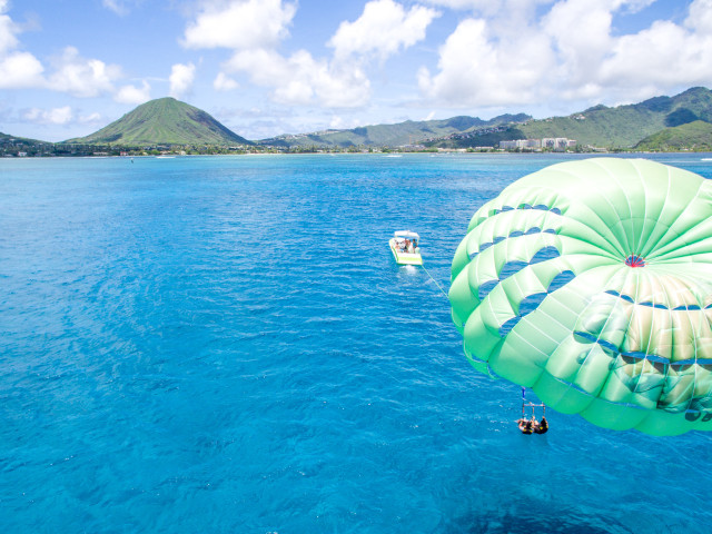 h2o sports parasailing in hawaii