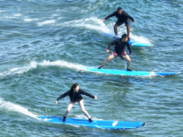 Hans Hedemann Surf School group lesson in Waikiki