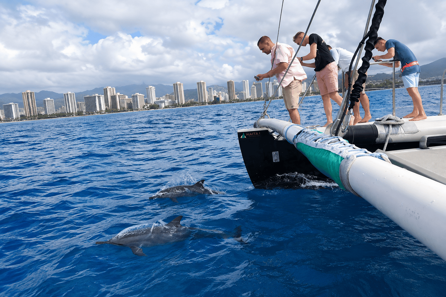 Sailing along the Waikiki Coastline