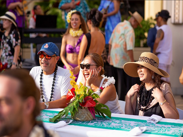 Waikiki hula dinner show – live Hawaiian entertainment in Honolulu, Oahu