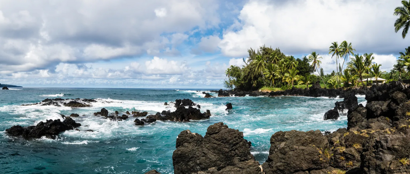 Dramatic ocean views along the Road to Hana coastal road