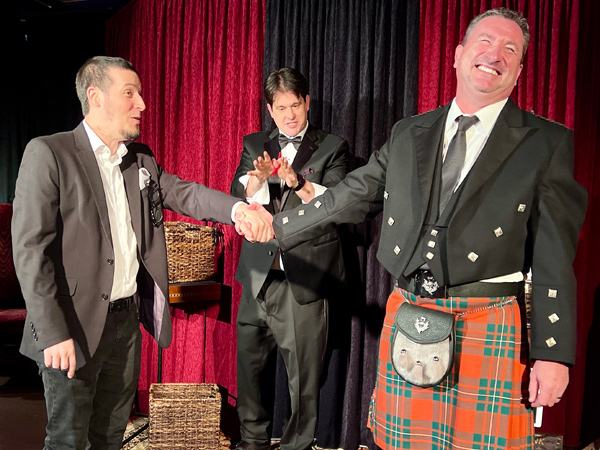 The Magical Mystery Show on Oahu – close-up magic and illusions in Waikiki